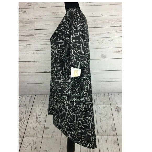 Women's Top Casual LULAROE Irma Geometric Pattern Size XS - Picture 2 of 5